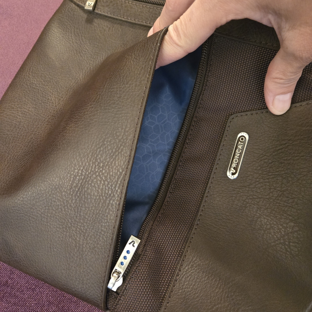 Roncato Correspondent Bag - Picture 12 of 16